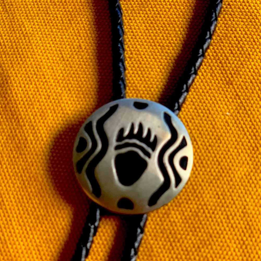 New Mexican Unisex bear claw bolo tie black